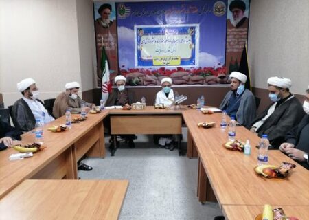 طلاب جهادی بدون هیچ چشم داشتی پا به عرصه خدمت رسانی گذاشته اند
