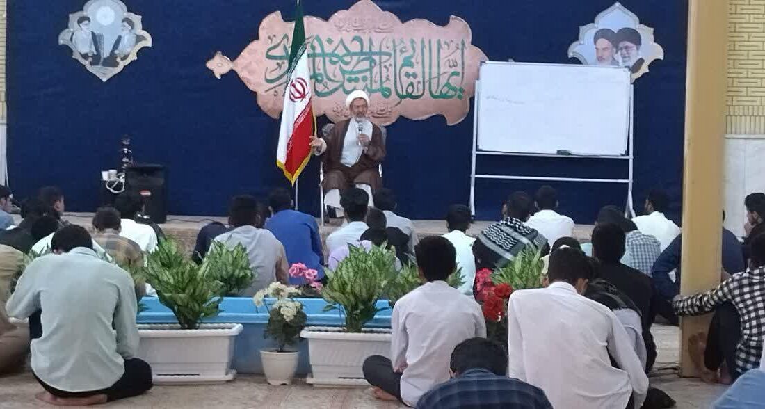 حضور حجت الاسلام والمسلمین دکتر زمانی در اردوگاه مفتاح در بین طلاب طرح میثاق و طلاب جامعه المصطفی و اساتید دوره ولایت +تصاویر